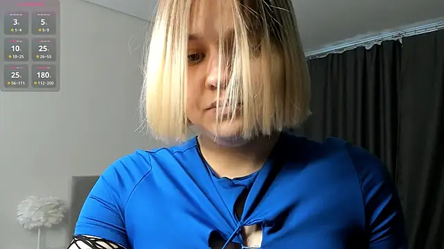 Snapshot of WaltraudDesporte chatting on 04.12.26 WaltraudDesporte online show from 04.12.26