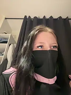 Snapshot of groslolo67 chatting on 04.13.26 groslolo67 online show from 04.13.26