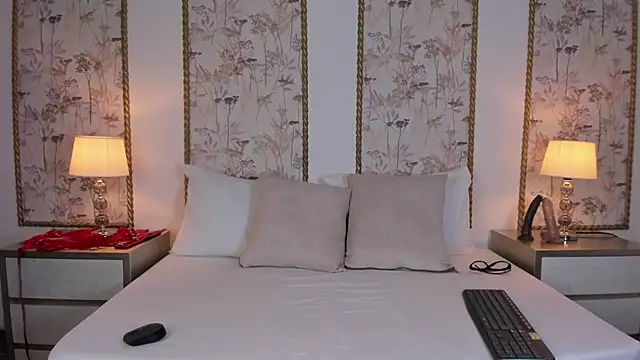 Snapshot of jade_spinters chatting on 06.25.26 jade spinters online show from 06.25.26