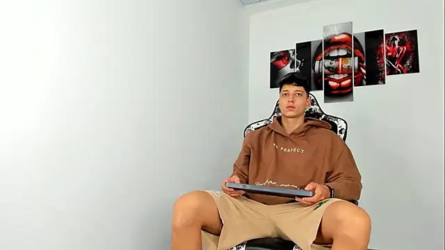 eithan boy  online show from 06.03.26
