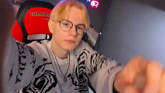 Liam Blair online show from 04.10.26