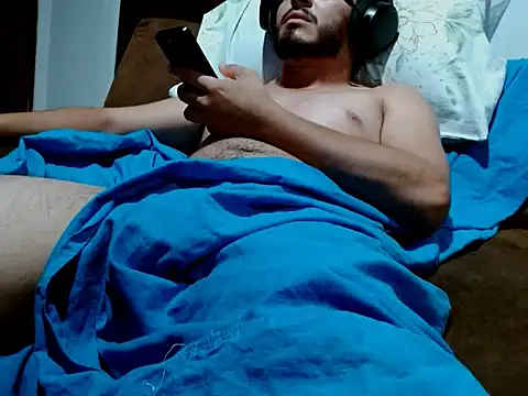 Snapshot of Crystox_ chatting on 04.14.26 Crystox online show from 04.14.26