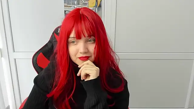 Snapshot of Caroline_cutte chatting on 04.12.26 Caroline cutte online show from 04.12.26