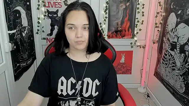 Snapshot of Caroline_cutte chatting on 06.26.26 Caroline cutte online show from 06.26.26