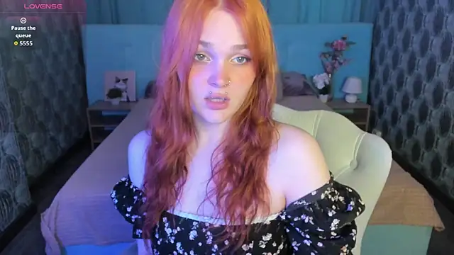 Emilly Hiil online show from 07.04.26