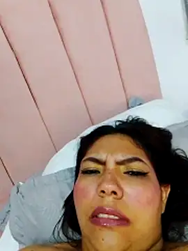 Snapshot of Izel_ chatting on 06.03.26 Izel online show from 06.03.26