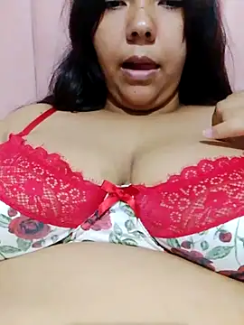 Snapshot of Izel_ chatting on 06.17.26 Izel online show from 06.17.26