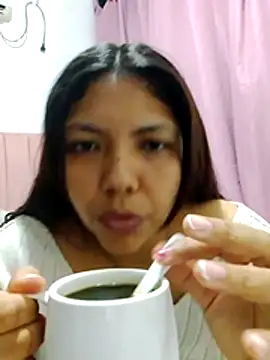 Snapshot of Izel_ chatting on 07.05.26 Izel online show from 07.05.26