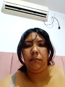 Snapshot of Izel_ chatting on 07.08.26 Izel online show from 07.08.26