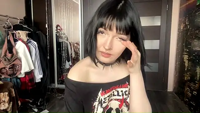 Snapshot of virusDoll chatting on 05.06.26 virusDoll online show from 05.06.26