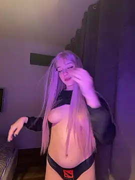 Yui and Raiden online show from 04.11.26