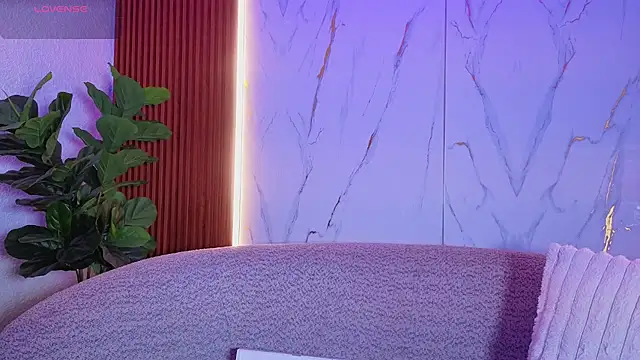 Snapshot of valerysofia_vg chatting on 04.13.26 valerysofia vg online show from 04.13.26