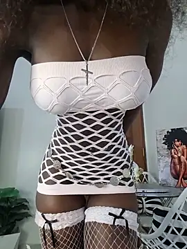 Snapshot of Sexxy_Babe2 chatting on 06.29.26 Sexxy Babe2 online show from 06.29.26