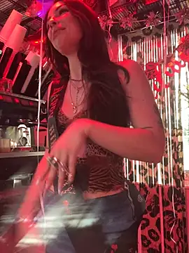 Snapshot of juicybootyquinn chatting on 04.11.26 juicybootyquinn online show from 04.11.26