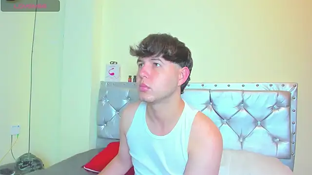 Snapshot of matthew_gill chatting on 05.18.26 matthew gill online show from 05.18.26