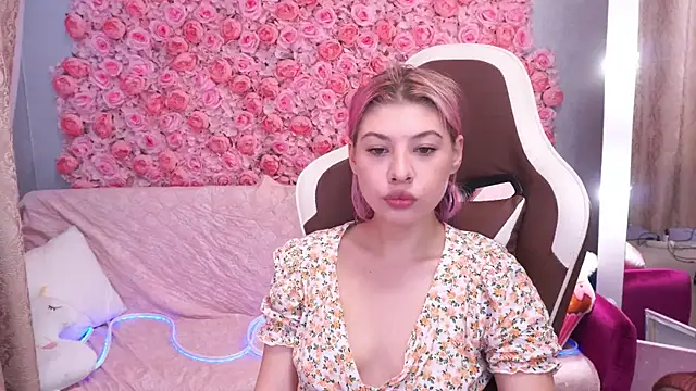 PinkyTrix online show from 06.02.26