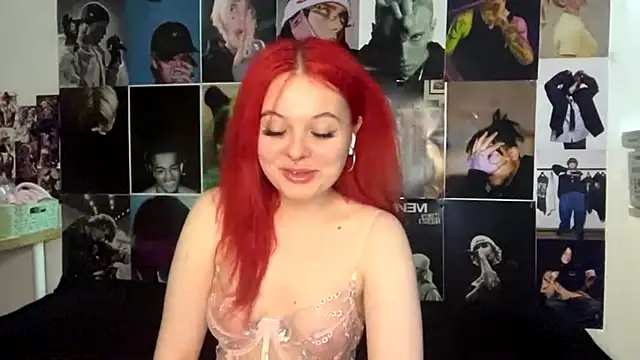 Snapshot of LaineRivett chatting on 04.11.26 LaineRivett online show from 04.11.26