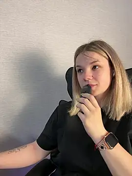 Snapshot of KimEvanss chatting on 06.28.26 KimEvanss online show from 06.28.26