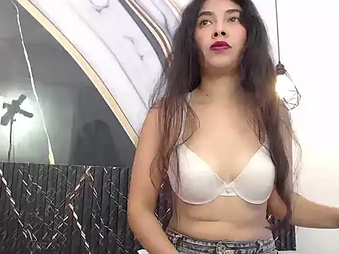 Snapshot of Vanessa_Lune chatting on 04.30.26 Vanessa Lune online show from 04.30.26
