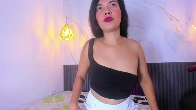Snapshot of Vanessa_Lune chatting on 05.15.26 Vanessa Lune online show from 05.15.26