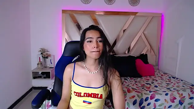 Snapshot of Miaa_ferrari1 chatting on 06.17.26 Miaa ferrari1 online show from 06.17.26