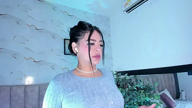 Snapshot of Candicewayne chatting on 06.19.26 Candicewayne online show from 06.19.26