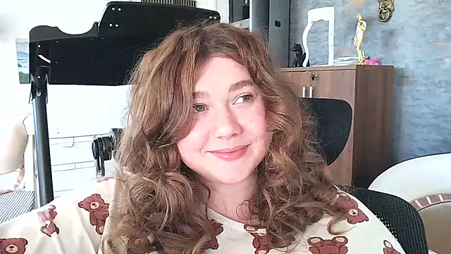Snapshot of AmeliFoxi chatting on 04.23.26 AmeliFoxi online show from 04.23.26