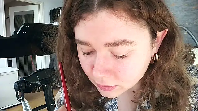 Snapshot of AmeliFoxi chatting on 04.29.26 AmeliFoxi online show from 04.29.26
