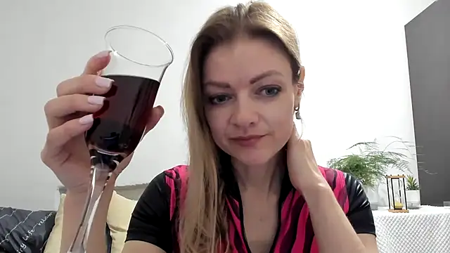 Severina7 online show from 04.17.26