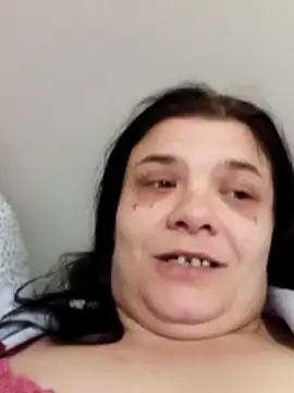 Snapshot of krystaldevil12 chatting on 04.12.26 krystaldevil12 online show from 04.12.26