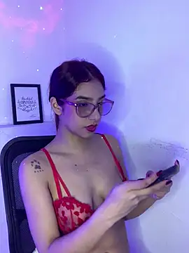 Snapshot of miss_carly chatting on 06.10.26 miss carly online show from 06.10.26