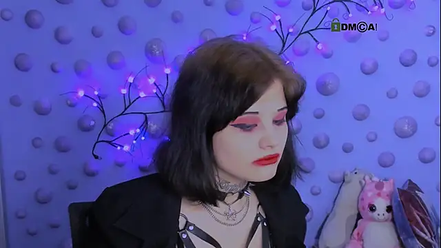 nikki kiss  online show from 04.17.26