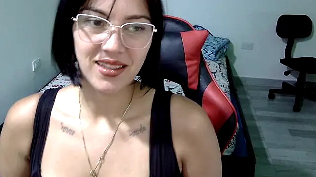 Snapshot of Bandida553 chatting on 06.18.26 Bandida553 online show from 06.18.26
