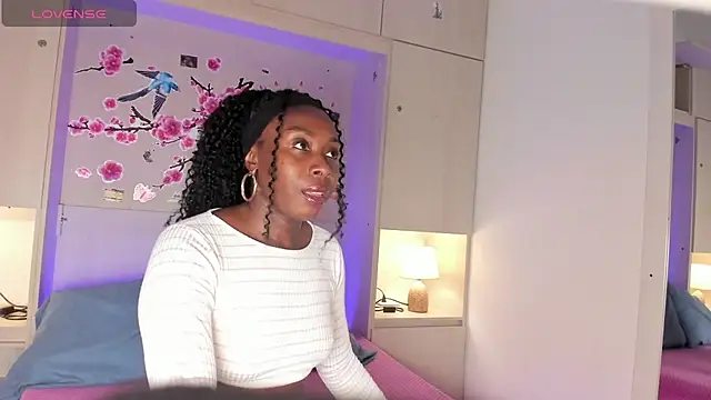 Snapshot of TaylorBloom chatting on 05.29.26 TaylorBloom online show from 05.29.26
