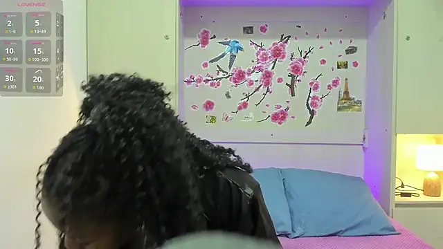 Snapshot of TaylorBloom chatting on 05.30.26 TaylorBloom online show from 05.30.26