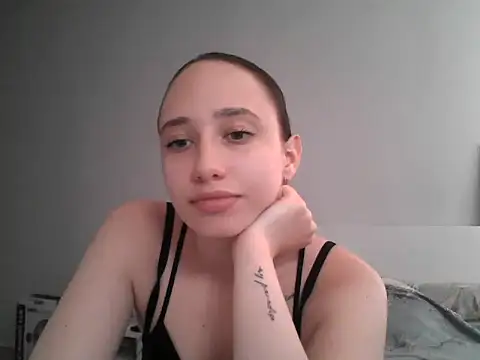 Snapshot of DarkMirel chatting on 06.02.26 DarkMirel online show from 06.02.26