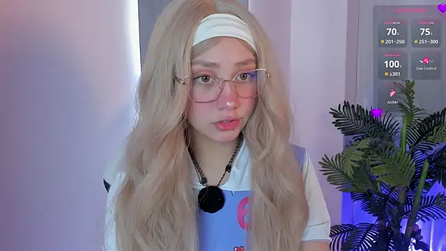 Snapshot of sweett_fire chatting on 05.19.26 sweett fire online show from 05.19.26