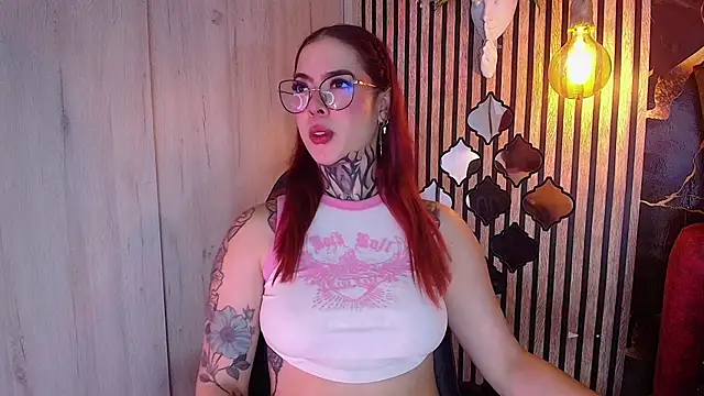 Snapshot of Atenea_Red chatting on 05.11.26 Atenea Red online show from 05.11.26