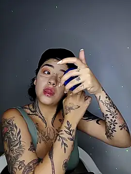 Snapshot of AteneaRockstar04 chatting on 04.14.26 AteneaRockstar04 online show from 04.14.26