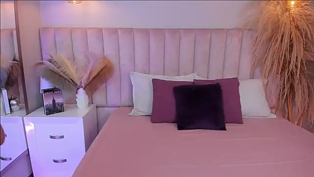 Darcy baker online show from 04.21.26