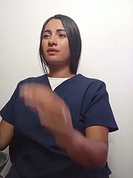Snapshot of DaniellaGiraldo chatting on 05.11.26 DaniellaGiraldo online show from 05.11.26