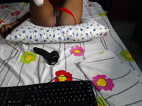 Molly1333 online show from 04.15.26