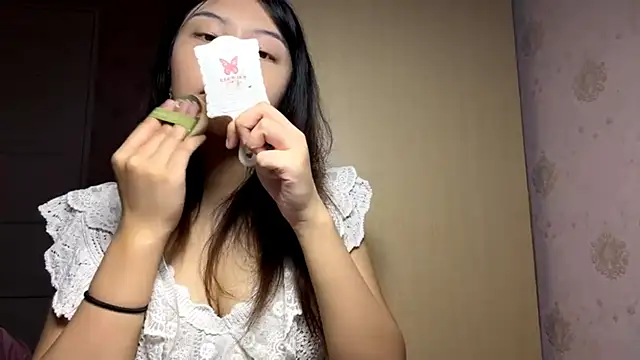 MinnaHannaman online show from 04.18.26