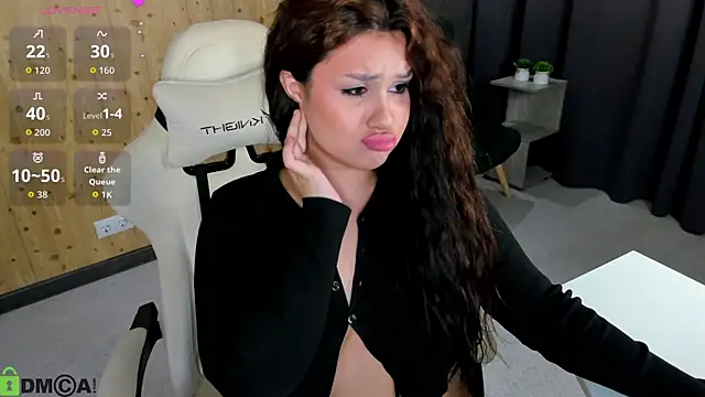 Snapshot of nicolewoss chatting on 06.23.26 nicolewoss online show from 06.23.26