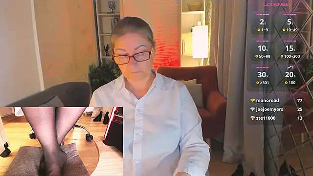 Snapshot of Alexandra_Kind chatting on 06.22.26 Alexandra Kind online show from 06.22.26