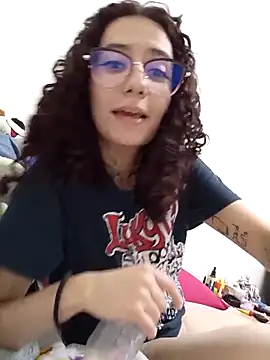 Aura Phone online show from 04.18.26