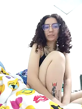 Aura Phone online show from 04.20.26