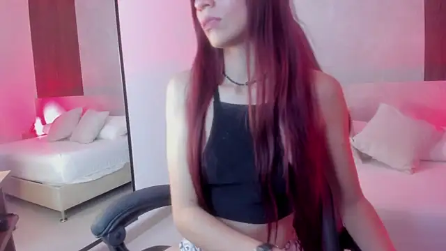 Snapshot of marylin_gold chatting on 04.28.26 marylin gold online show from 04.28.26