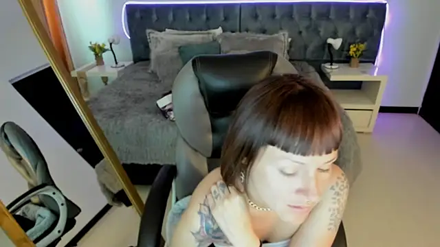 Snapshot of Kim_Jeins666_ chatting on 06.10.26 Kim Jeins666 online show from 06.10.26