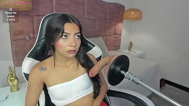 scarleth-maison online show from 04.21.26